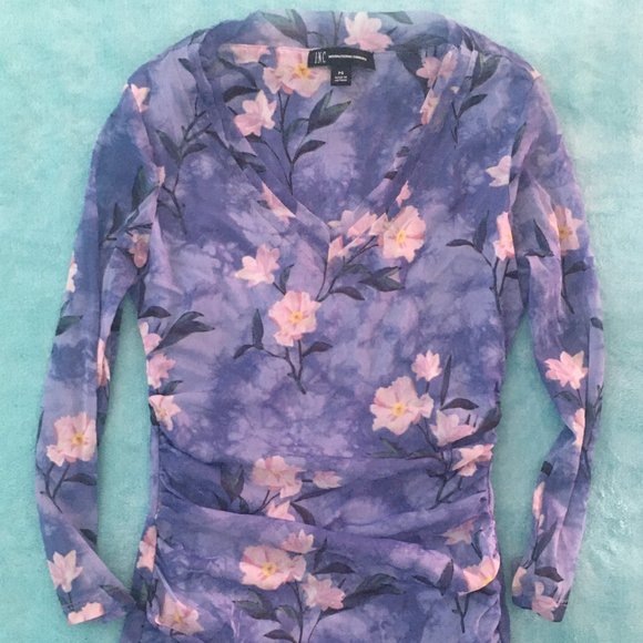 Long Sleeve Top. Floral. - Picture 1 of 2